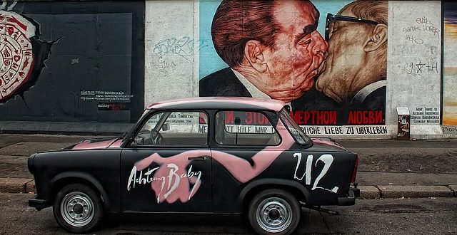 berlin car wall